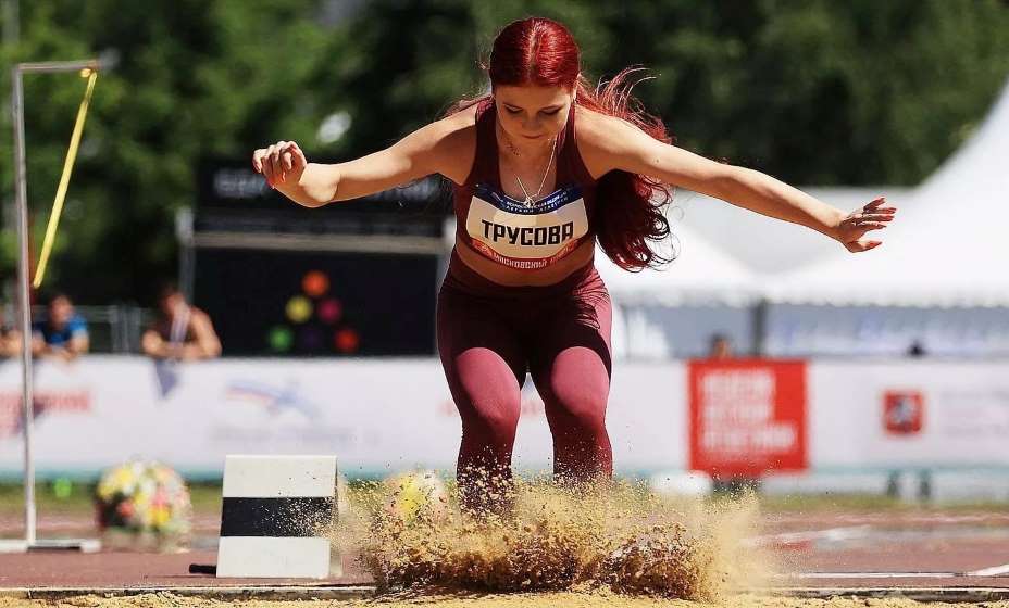 Александра Трусова прыгнула недалеко, но зато без заступов. Фото: Официальная группа болельщиков Трусовой в ВК