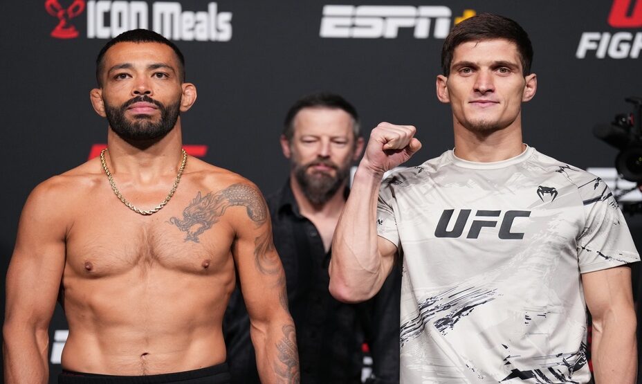 Мовсар Евлоев (справа) и Дэн Иге на UFC Vegas 56.