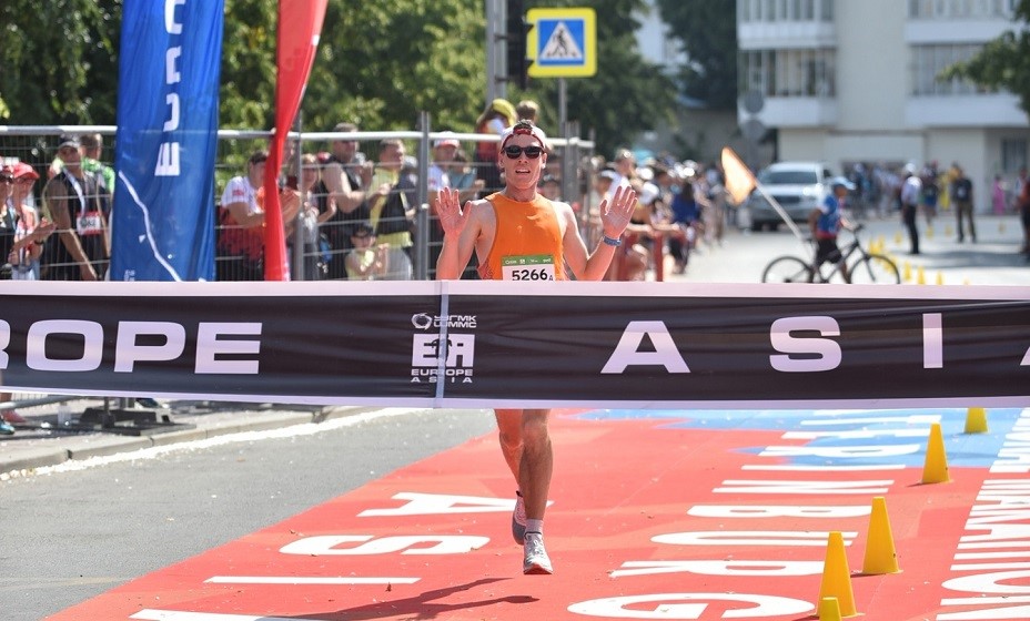 40 спортсменов обратились за медицинской помощью на марафоне в Екатеринбурге. Фото: RussiaRunning