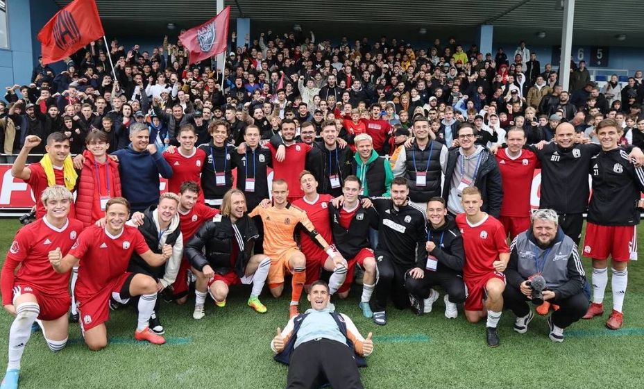 На матчи «Амкала» по всей стране приходят тысячи болельщиков. Фото: «Амкал»