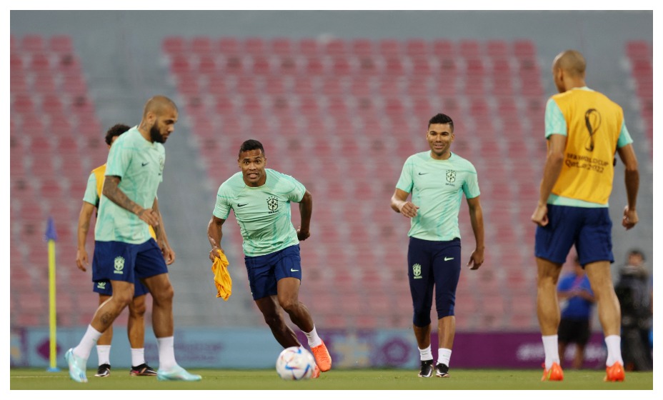 Футболисты сборной Бразилии готовятся к матчу с швейцарцами. Фото: Reuters