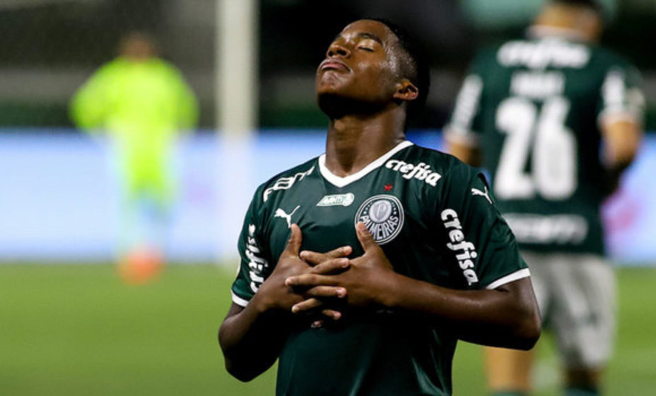 16-летний Эндрик сможет перебраться в Европу только через два года по достижении совершеннолетия. Фото: Соцсети Эндрика 