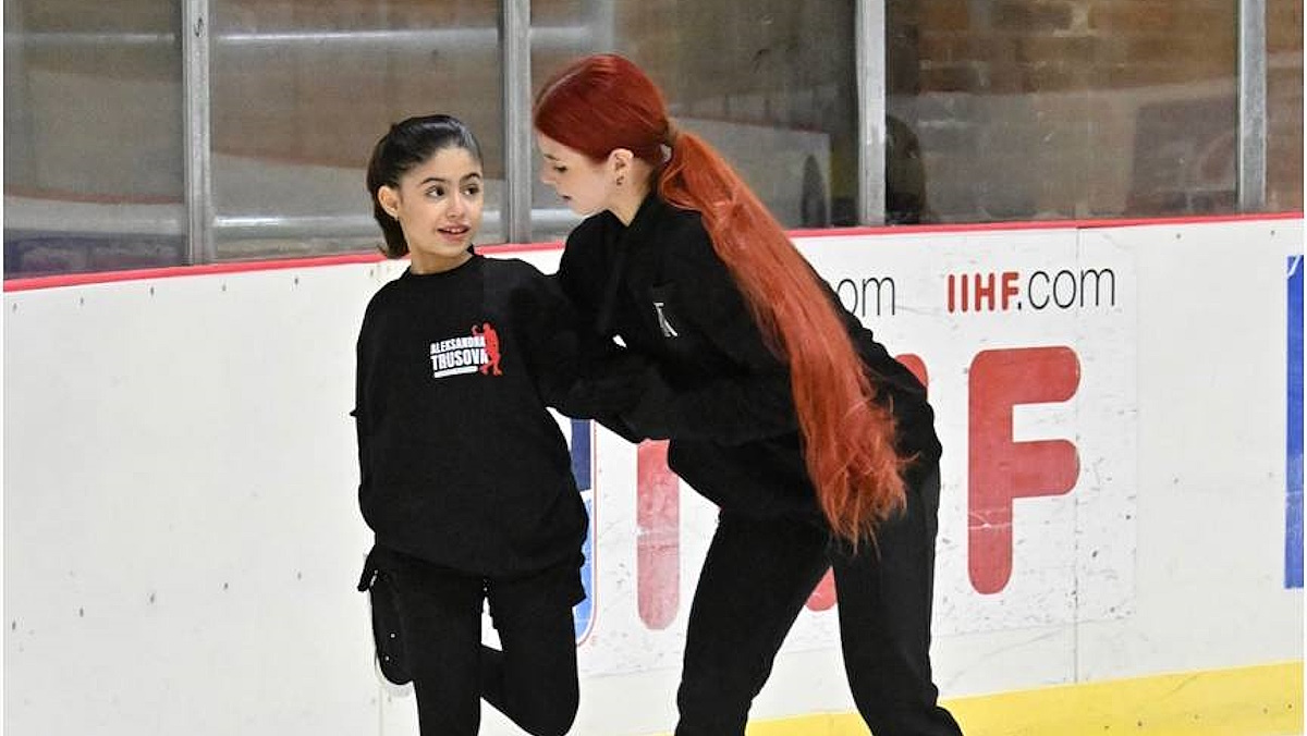 Фигуристка Трусова попробовала себя в роли тренера в Мексике. Фото: соцсети фигуристки Александры Трусовой