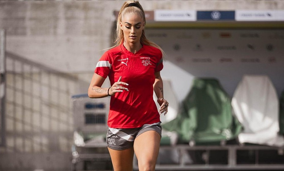 Швейцарская футболистка Леманн рассказала об интимном предложении от знаменитого человека. Фото: Соцсеть Алиши Леманн