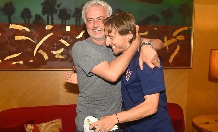 Модрич выложил фото с Моуринью и поблагодарил его за приглашение в «Реал». Фото: соцсети Луки Модрича