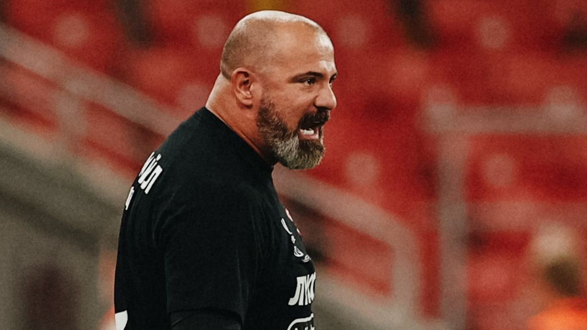 Деян Станкович назвал свою команду 11-ю львами. Фото: 