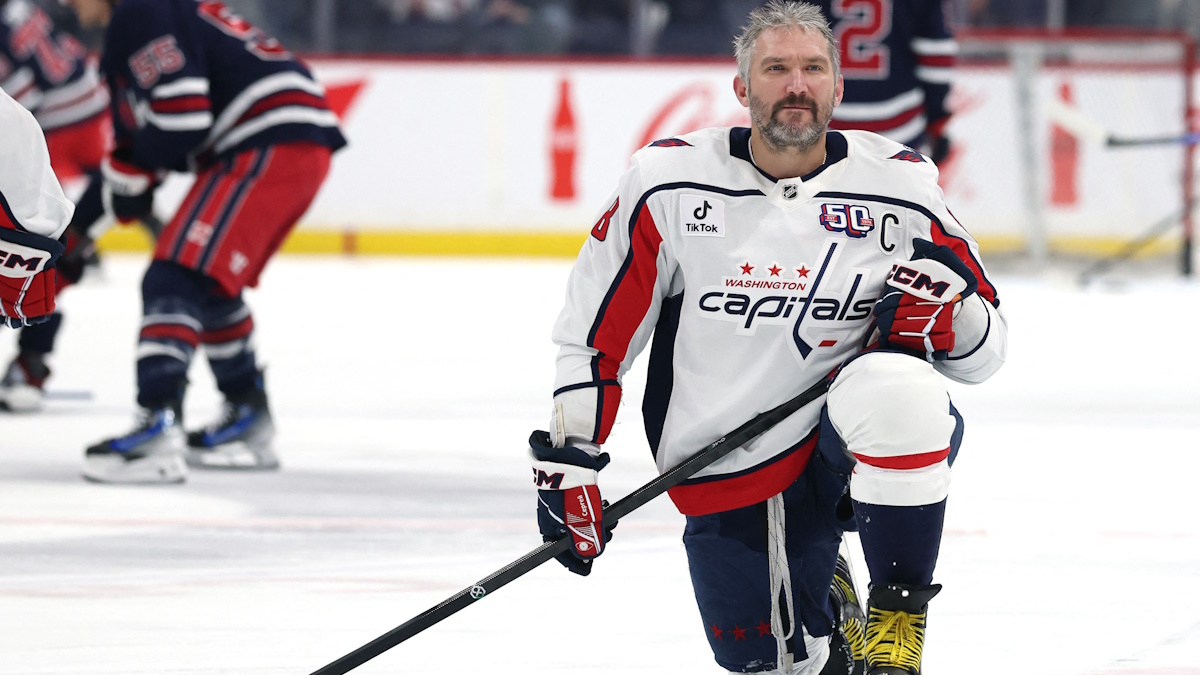 Александр Овечкин в центре внимания, даже когда не забивает. Фото: REUTERS