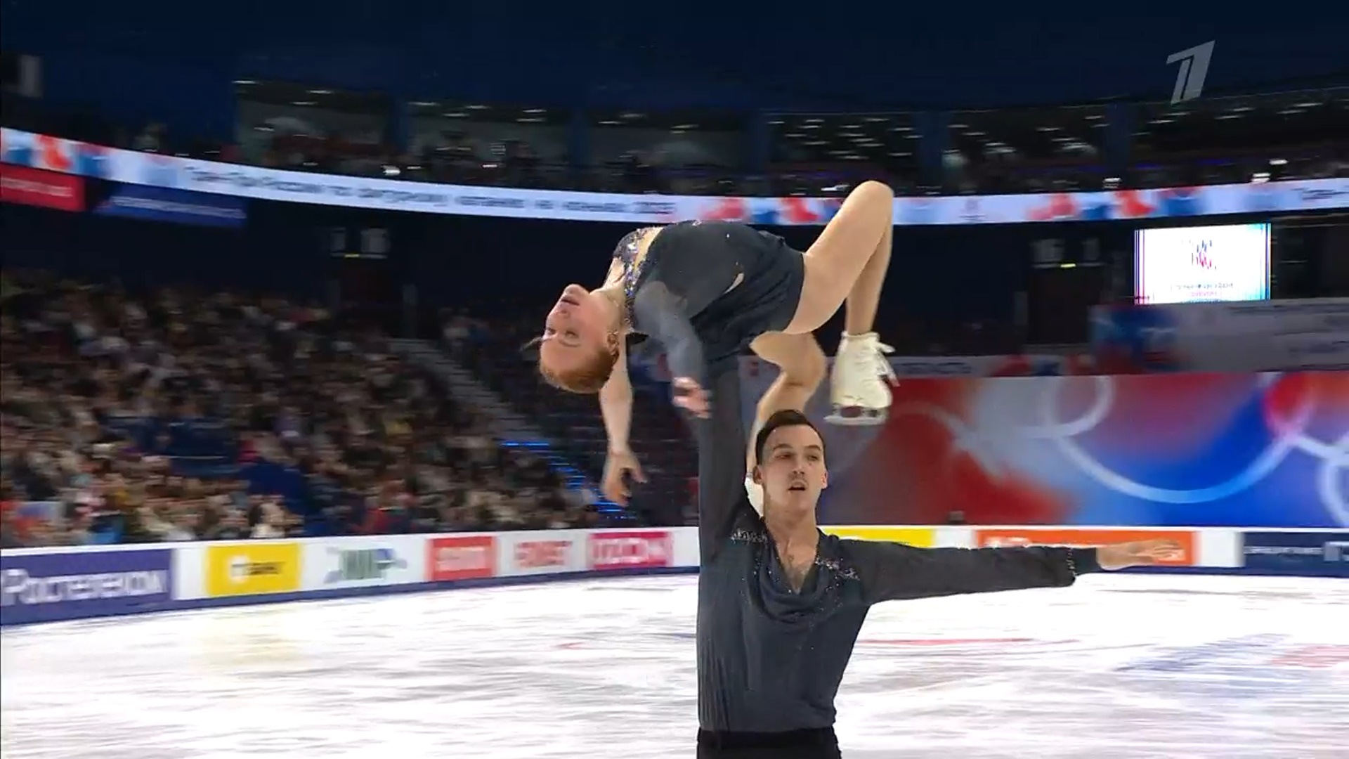 Елизавета Осокина и Артем Грицаенко. Фото: стоп-кадр прямого эфира