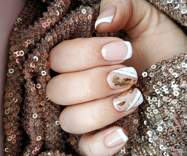 Маникюр с фольгой