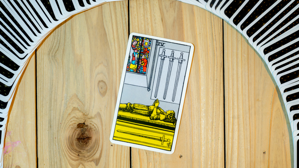 4 Мечей Таро: значение и толкование карты