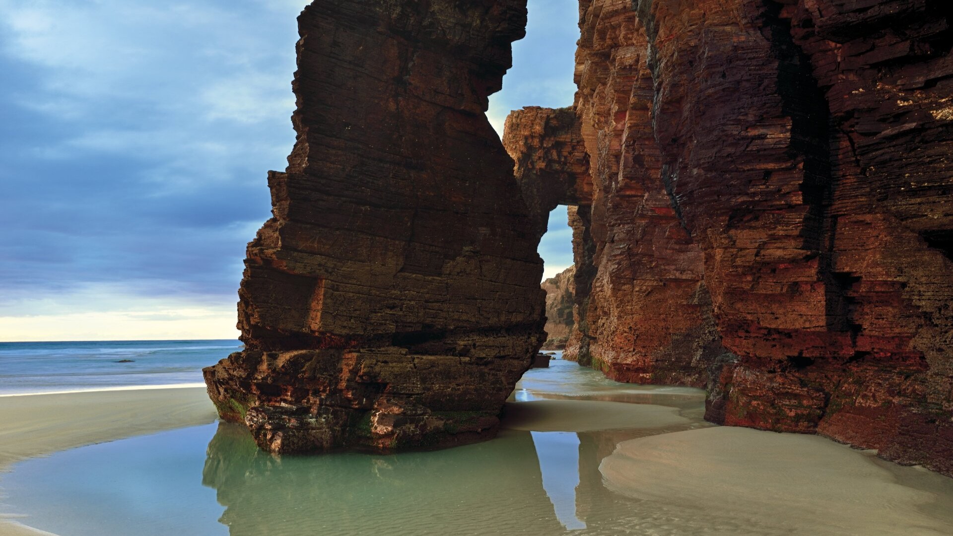 Пляж Святых вод, Рибадео, Галисия, Испания.