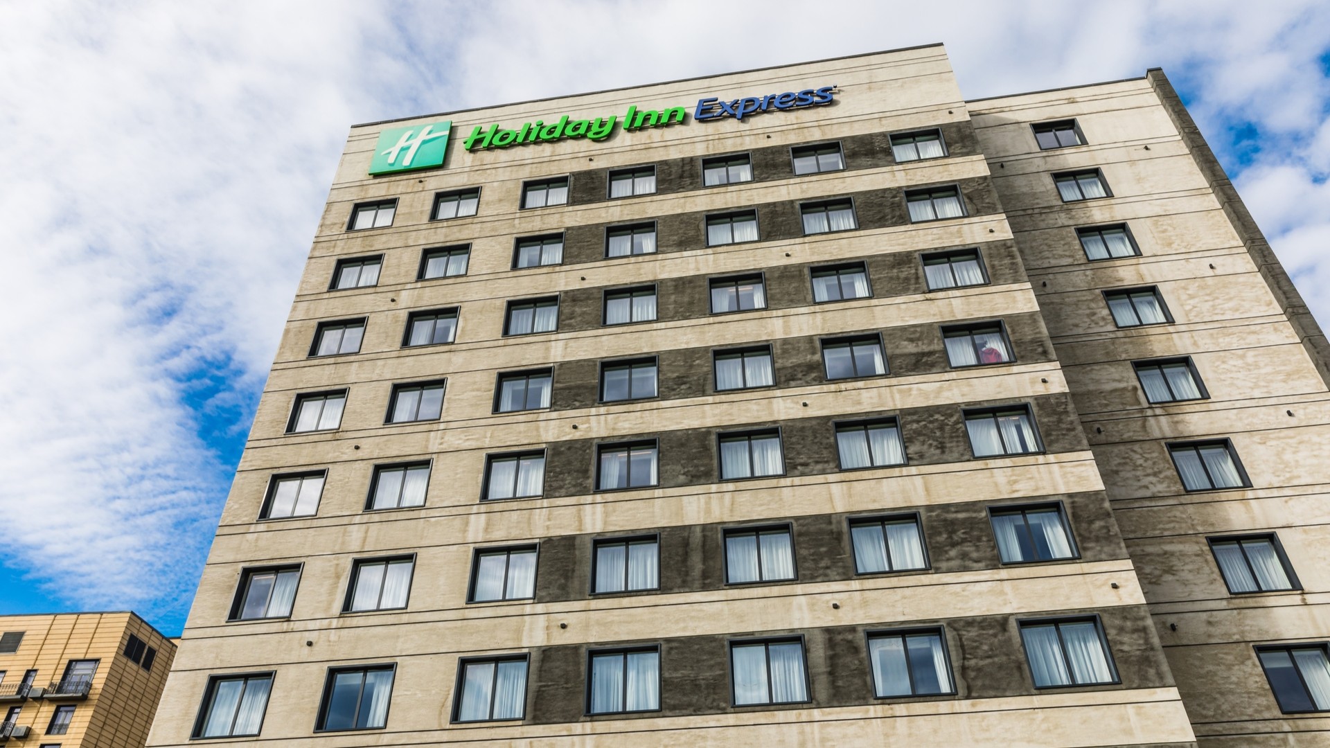 Отель Holiday Inn Express Almaty.