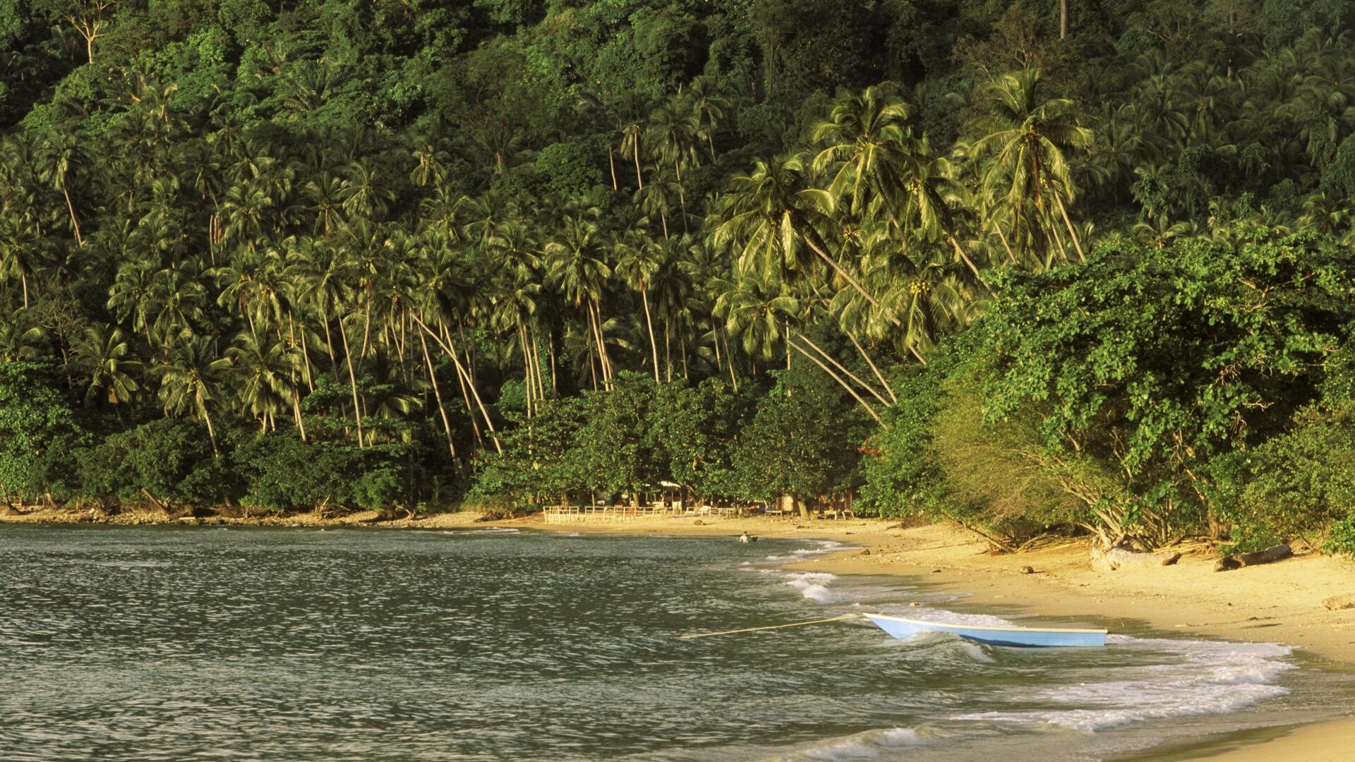 Пляж Текек на ​​острове Тиоман, Малайзия.
